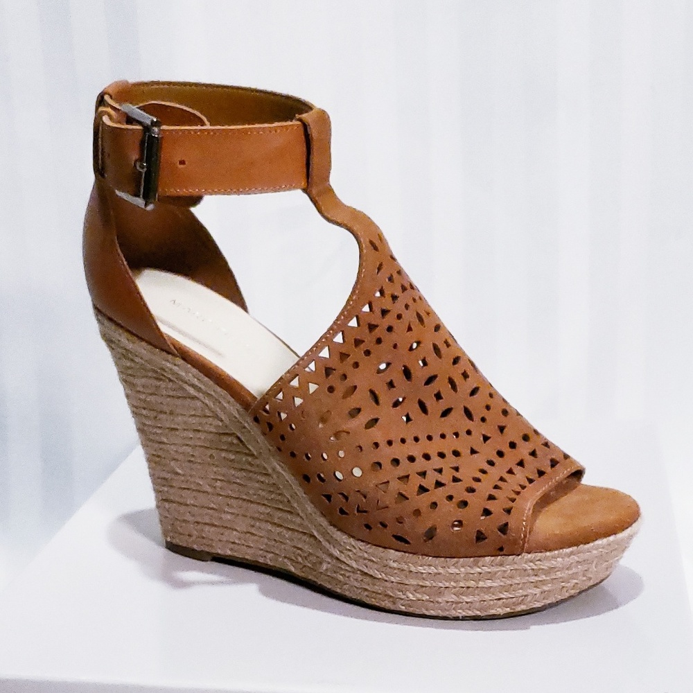 Marc Fisher Ankle Strap Suede Platform Wedge Sz 10